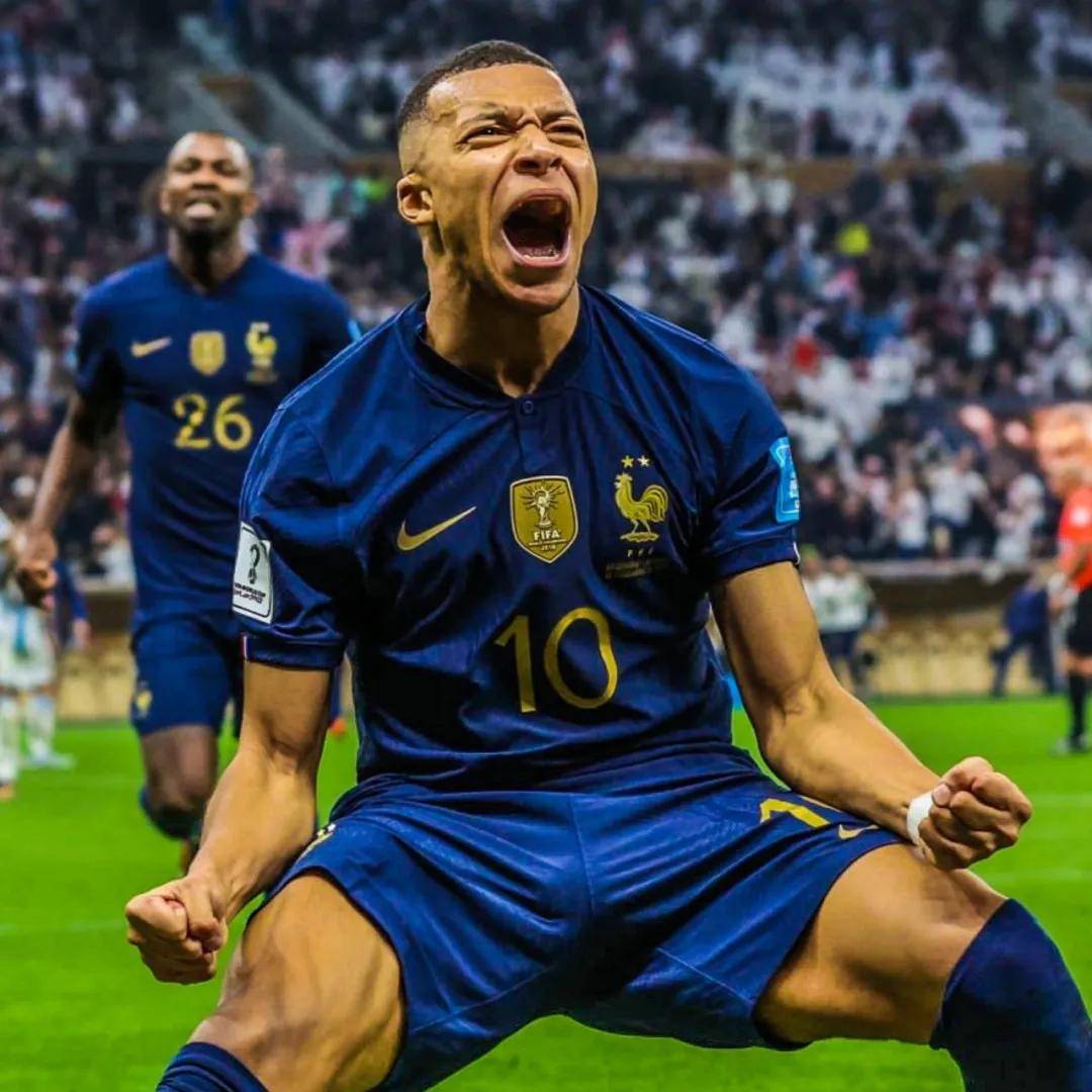 姆巴佩新星出色防守表现惊艳，加拿大队未来可期！的简单介绍-九游在线