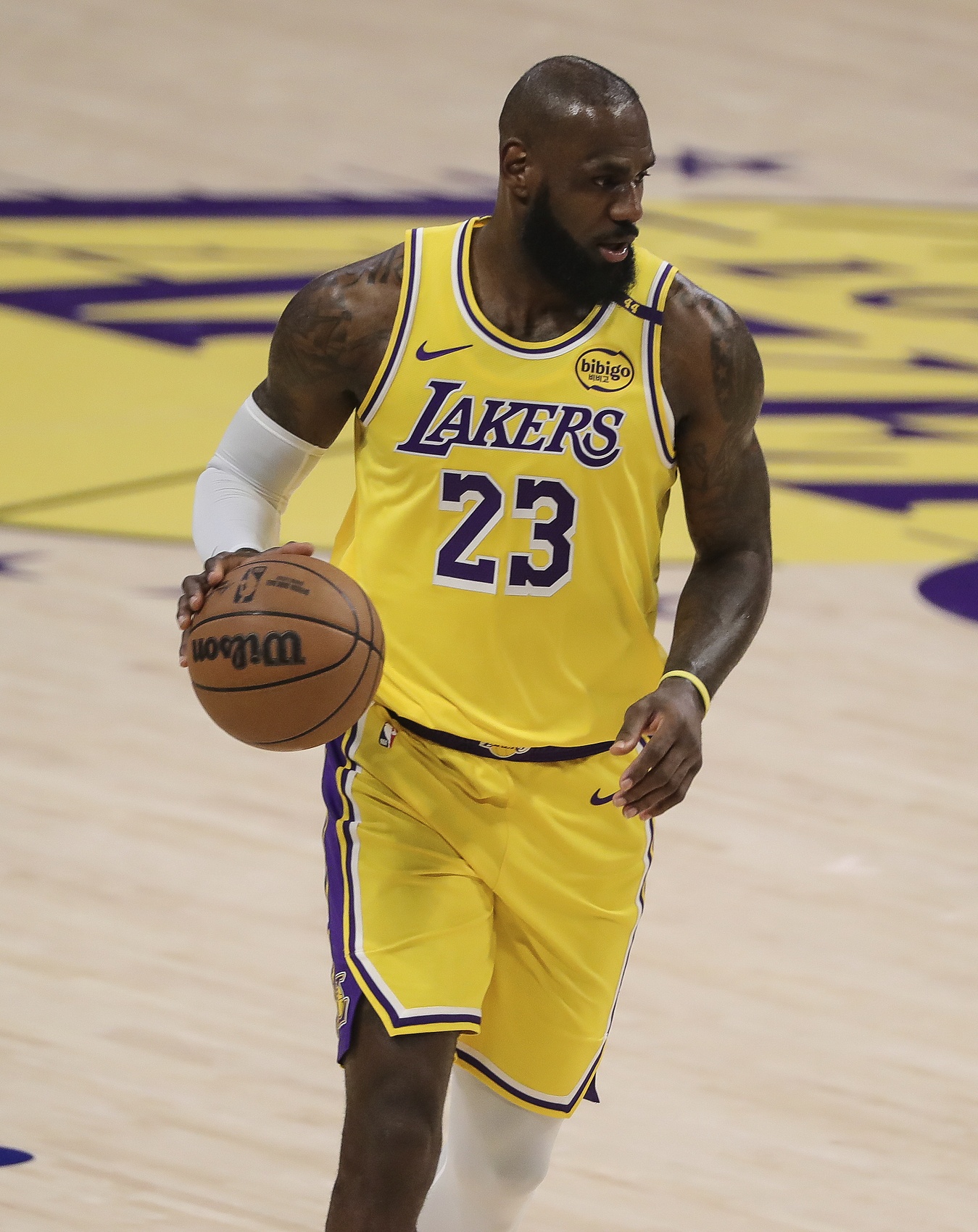 包含詹姆斯连续十场比赛得分超过逆转，湖人挑战极限！的词条-九游在线